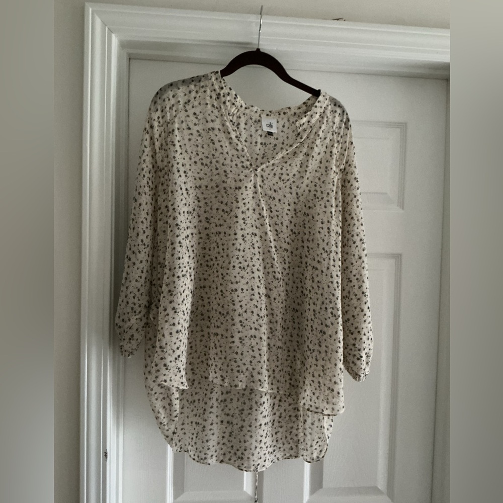 flowy cream floral blouse - lightweight women’s top